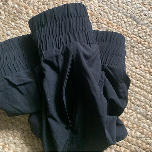 EUC Move Theology Black womens shorts Sz XL elasticated waist - Picture 4 of 7